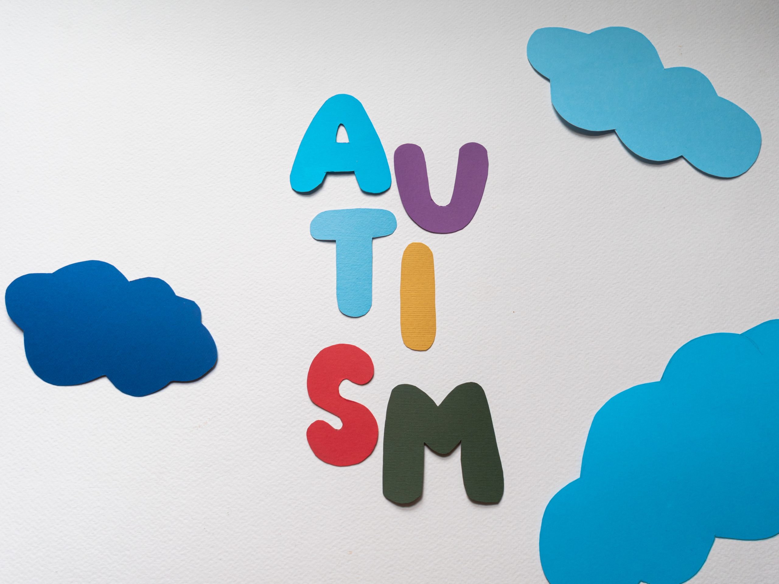 symptoms of autism in children