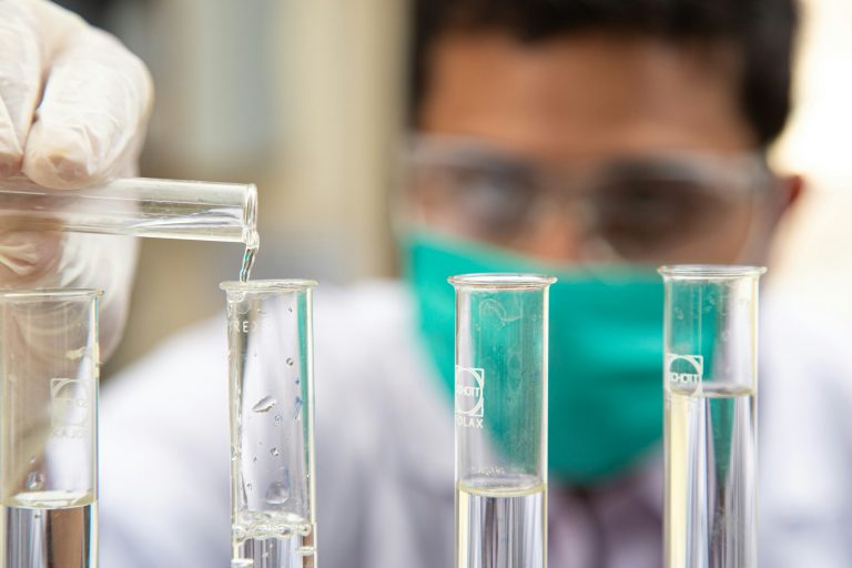 What’s the Difference Between a Clinical Researcher and a Medical Scientist?