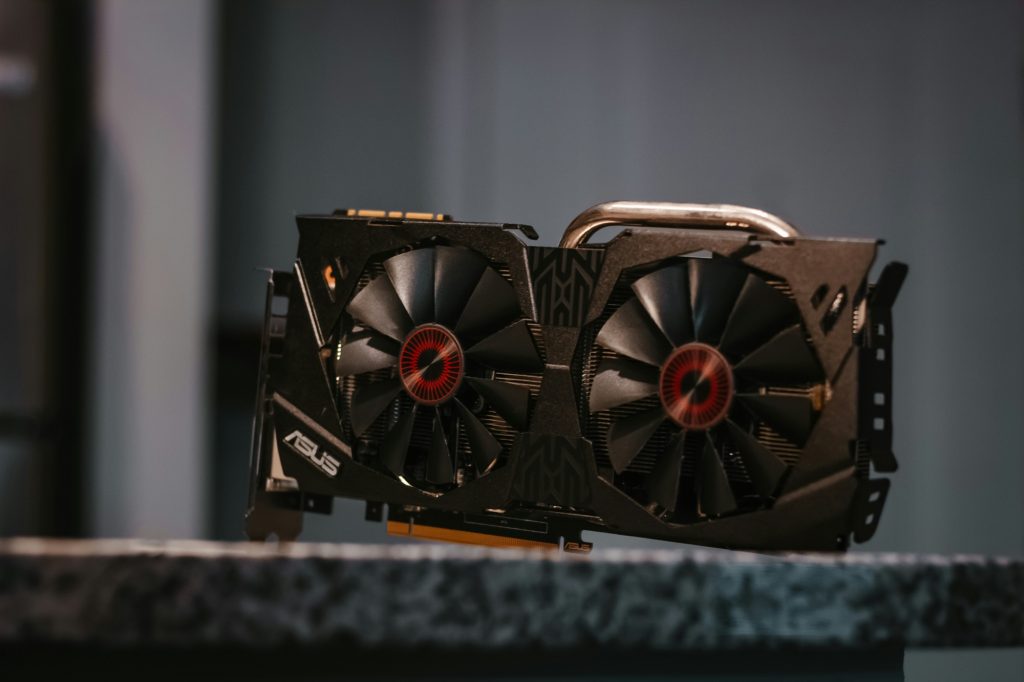 What’s the difference between ASIC chips and GPUs?