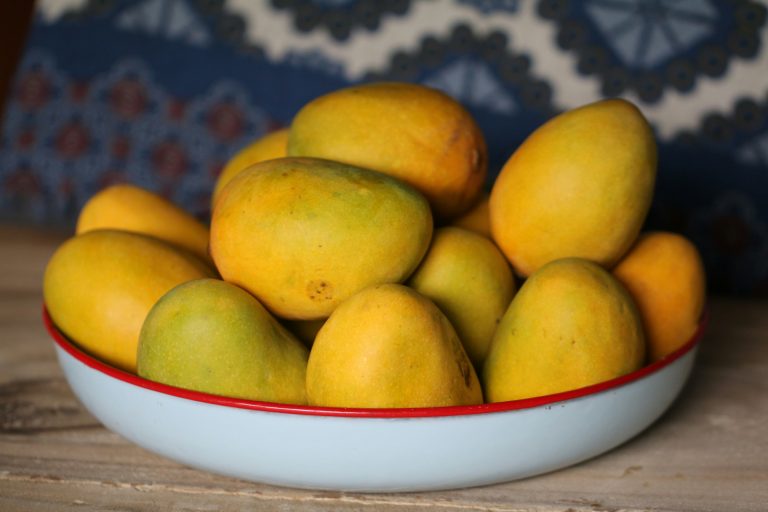 13 Best Health Benefits of Mango for Men