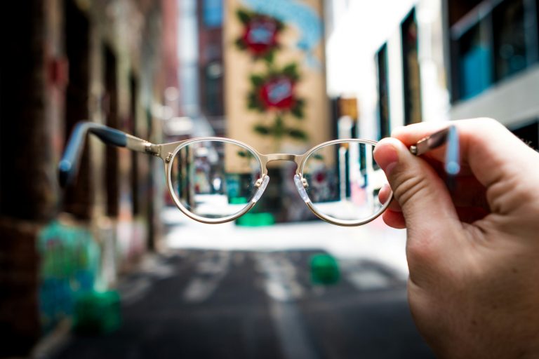 What’s the Difference Between Myopia and Hyperopia?