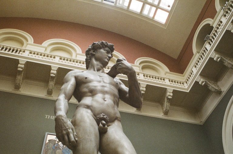What are the characteristics of Renaissance art?
