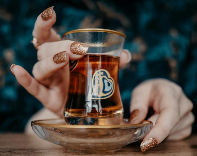 13 Best Teas for Supporting Healthy Aging and Longevity