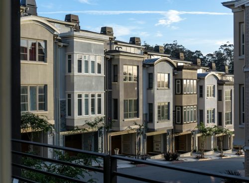 shallow focus photo of buildings