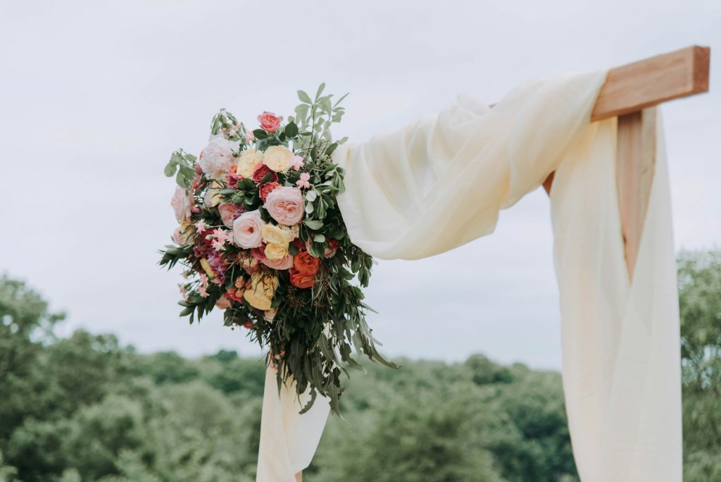 12 Etiquette Rules to Follow to Create a  Wedding Registry