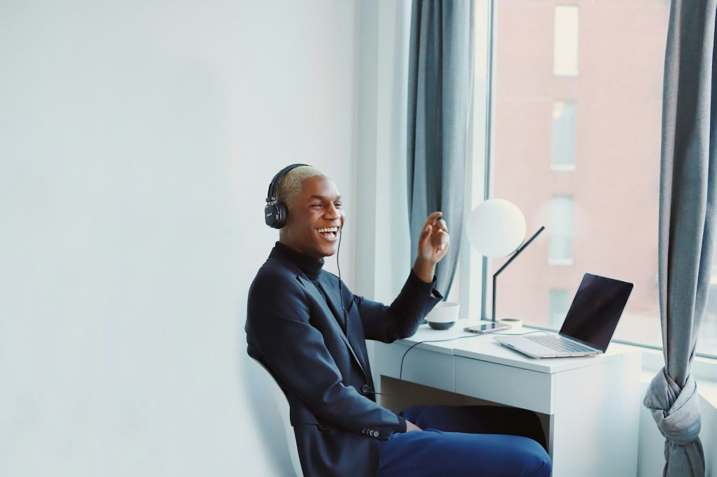 12 Work-from-Home Habits You Should Avoid if You Want to Be Productive 1 12 Work-from-Home Habits You Should Avoid if You Want to Be Productive