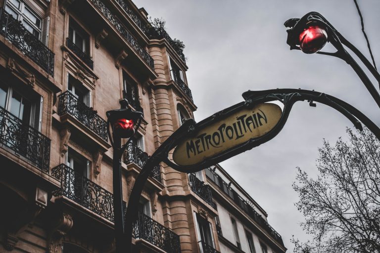 What’s the difference between a metro and a subway?