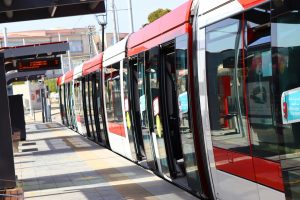 20 Benefits of Using Public Transportation for Community and Wellness