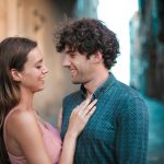 14 qualities that women find romantic in men