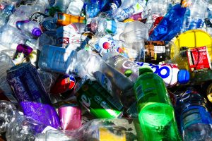 12 Health-Related Reasons Why You Should Stop Using Plastic Containers
