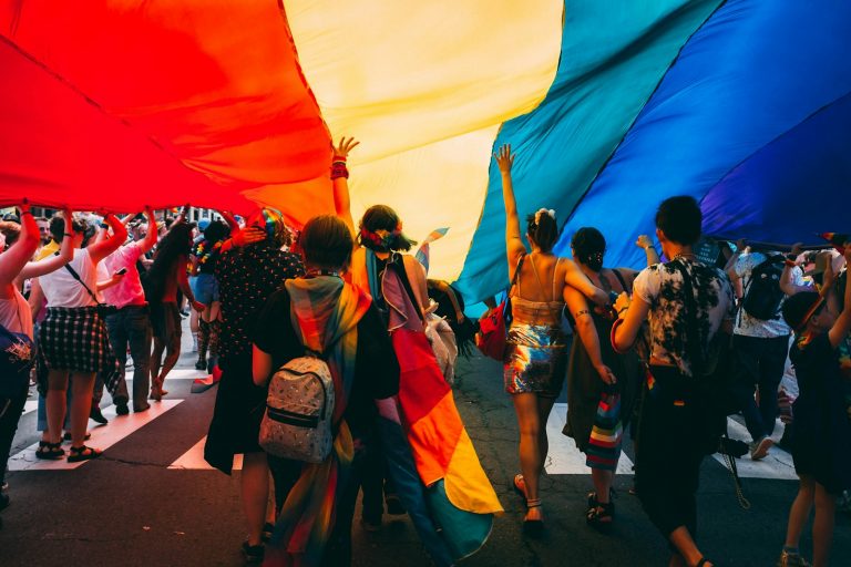 How to Discuss and Explore Gender Identity Issues Within a Relationship