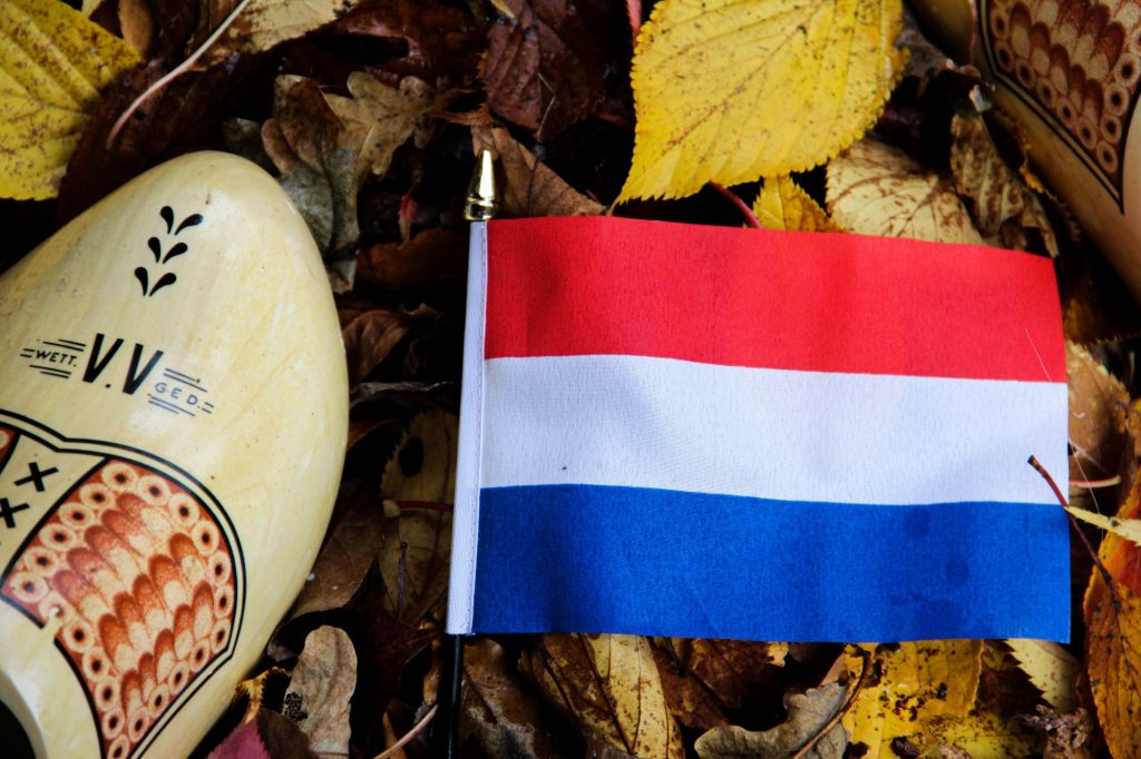 What's the origin of the name Dutch for people from the Netherlands? 1 What’s the origin of the name Dutch for people from the Netherlands?