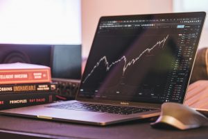 What’s the difference between a Ponzi scheme and a pump and dump scheme?