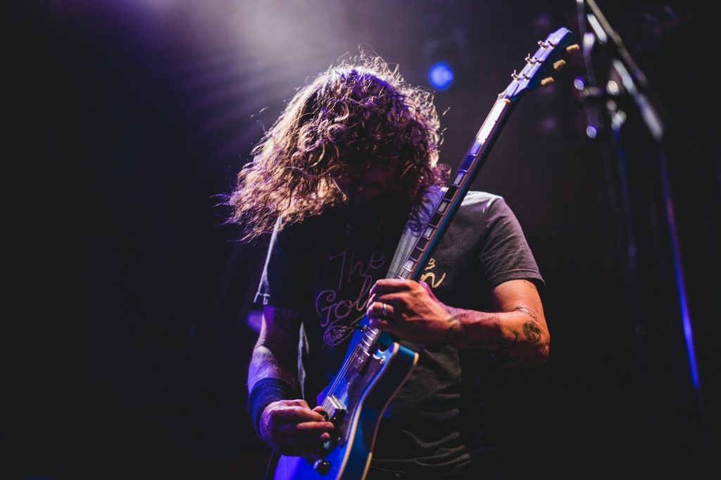 16 hobbies that women find attractive in men