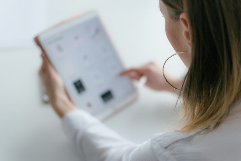 Why Excessive Screen Time is Extremely Harmful to Your Eyesight