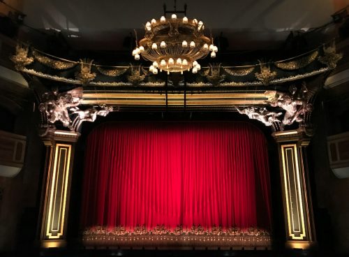 red curtain stage