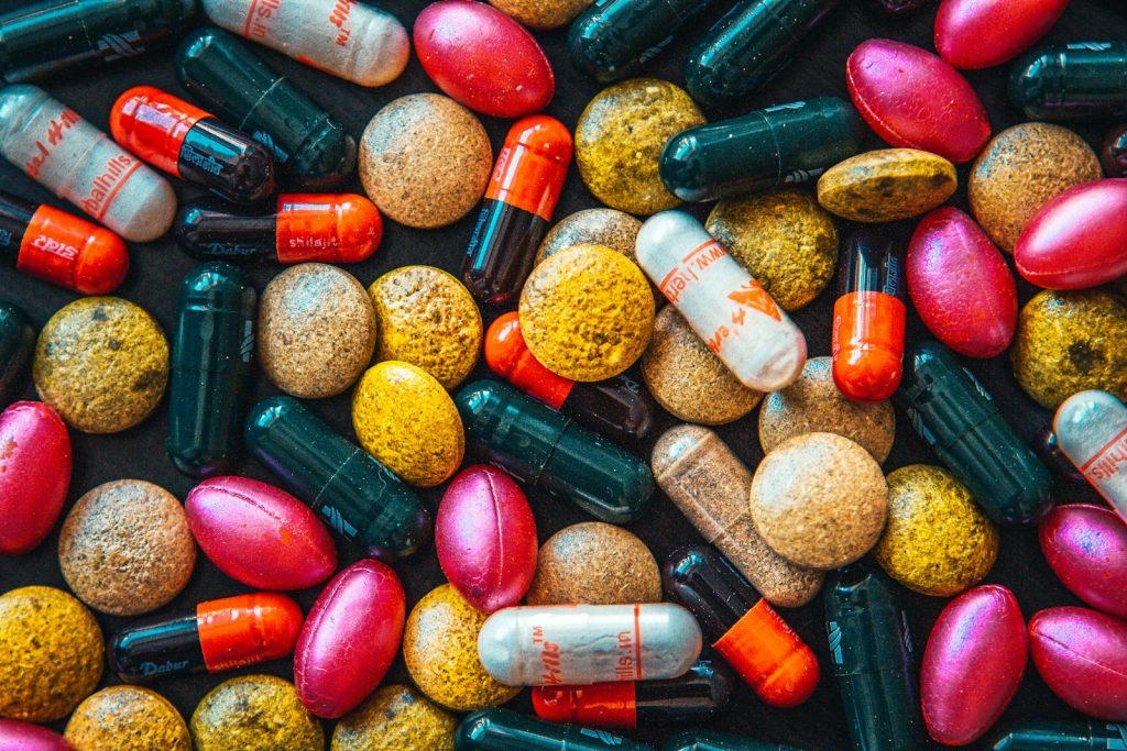 Pros and Cons of Daily Multivitamins Intake for Overall Health 1 Pros and Cons of Daily Multivitamins Intake for Overall Health