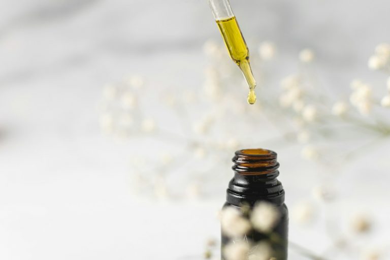 Pros and Cons of CBD Oil for Pain Management
