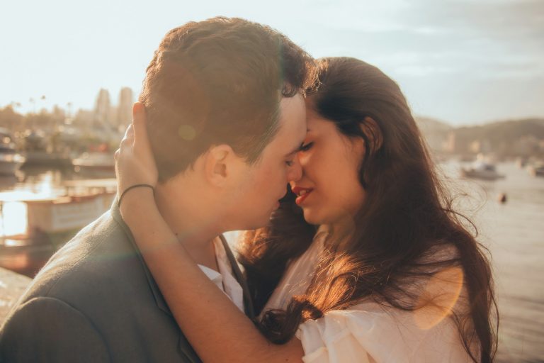 Why do women go for men who are well-groomed?