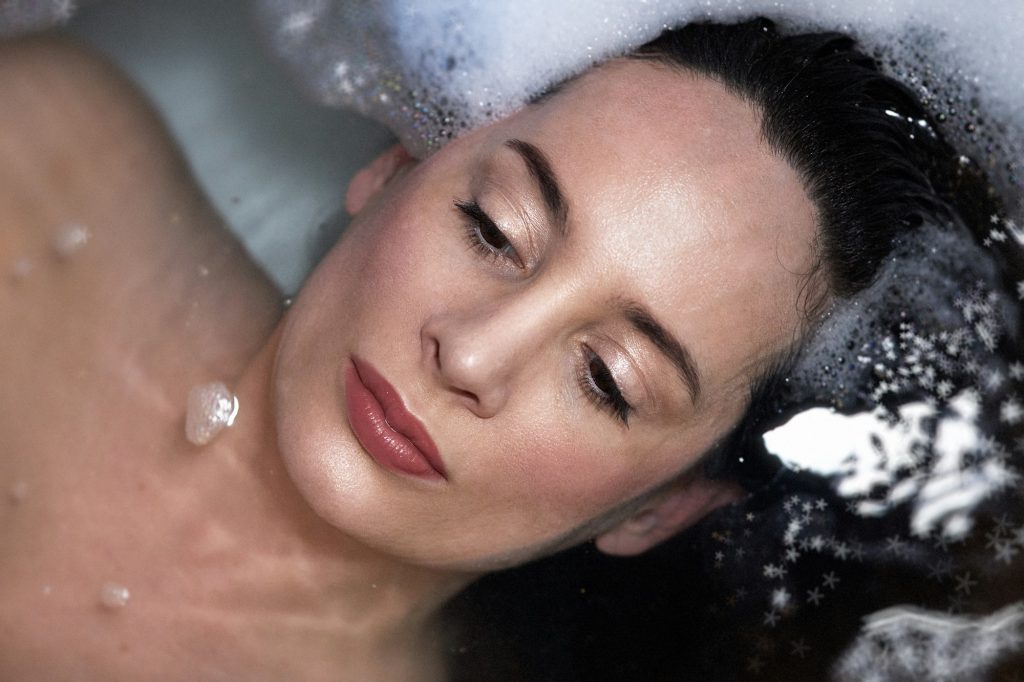 Is It Safe to Take Ice Baths? 1 Is It Safe to Take Ice Baths?