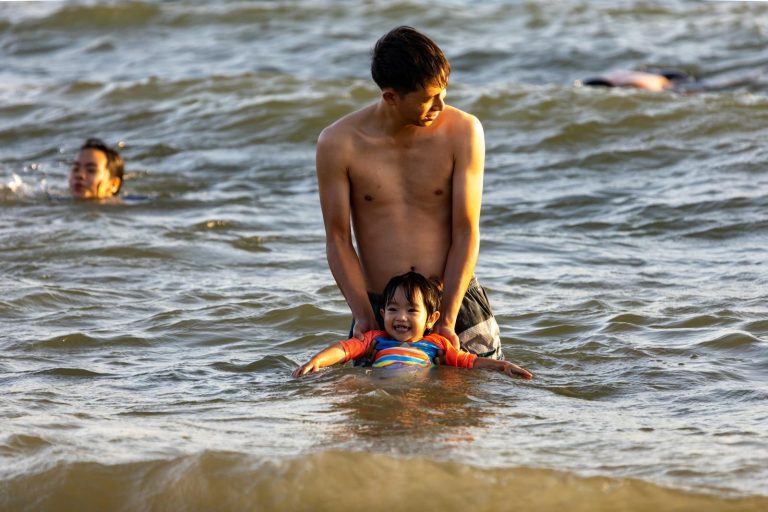 What’s the Best Age to Start Baby Swim Lessons? Expert Tips Inside