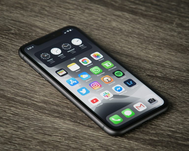 Why Smartphones Can’t Stream Two Videos or Play Two Sounds at the Same Time