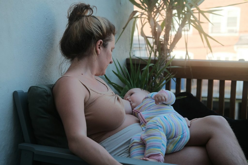 Is it safe to drink coffee during breastfeeding?