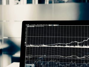 What’s the difference between quantitative easing and open market operations?