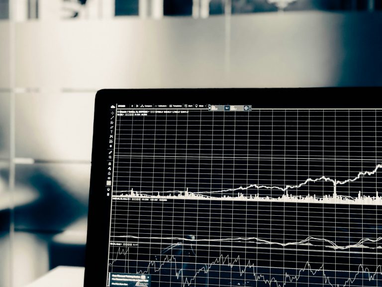 What’s the difference between quantitative easing and open market operations?