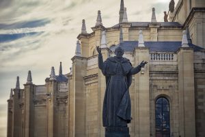 What’s the Difference Between Catholics and Protestants?