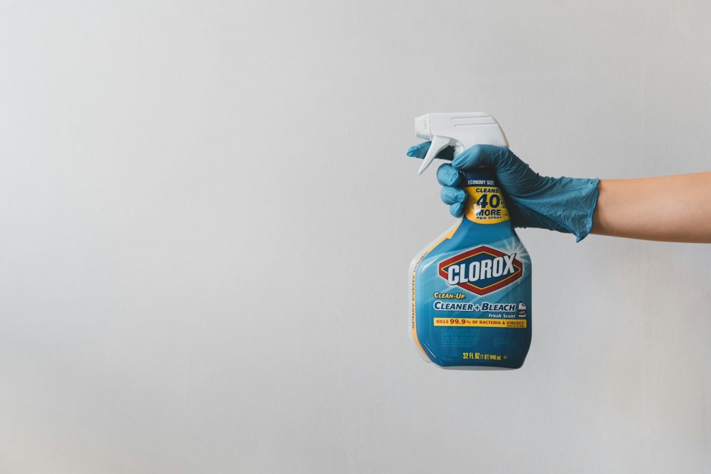 Why you should never mix ammonia and bleach 1 Why you should never mix ammonia and bleach