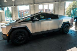 12 Reasons Why Tesla’s Cybertruck Is a Terrible Car and a Useless Truck