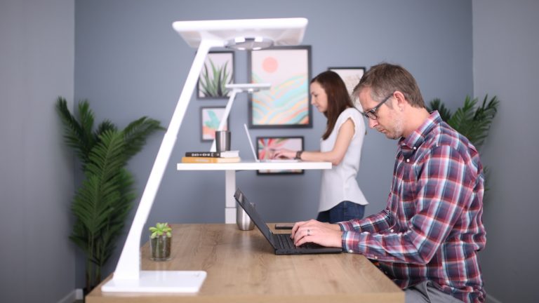 10 Benefits of Using a Standing Desk for Work