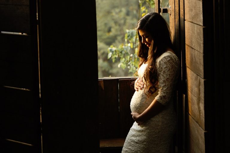 Understanding and Managing Pregnancy Nausea: Causes, Symptoms, and Remedies