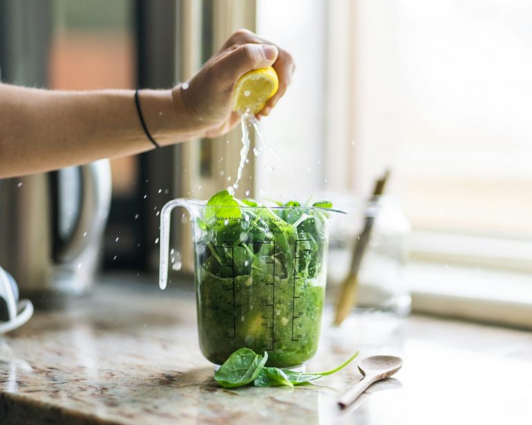 12 Best Foods for Reducing Bloating and Gas