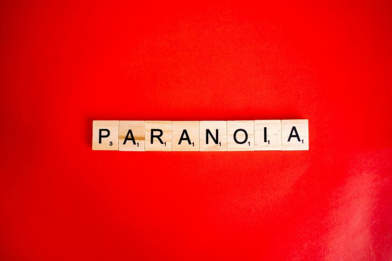 15 Essential Tips on How to Deal With and Support a Parent Suffering From Paranoia