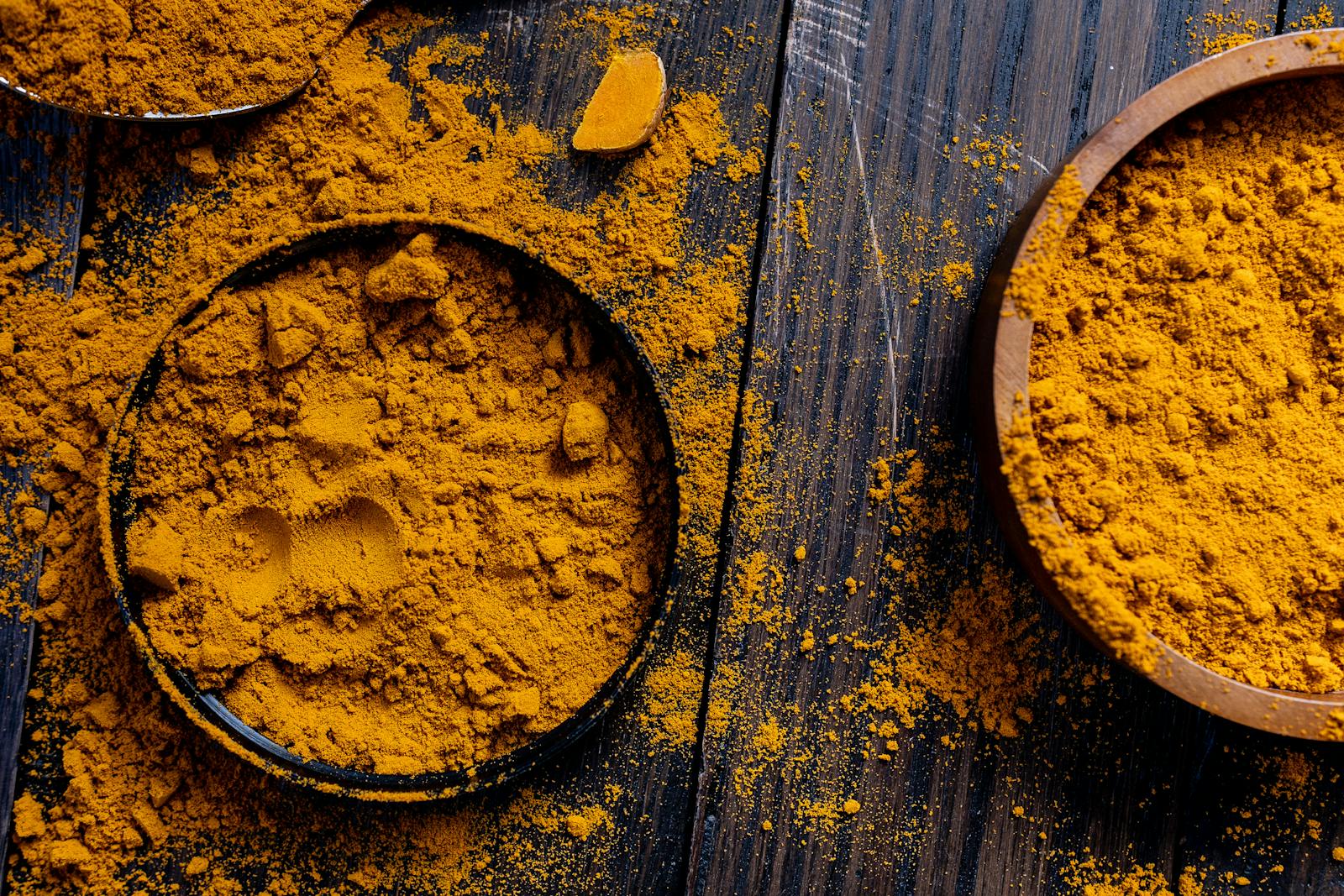 14 Natural Remedies Against Myositis 1 Close Up of Tumeric Powder