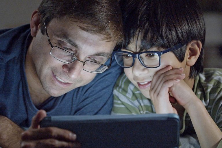 15 Tips and Guidelines for Introducing Technology to Babies Responsibly