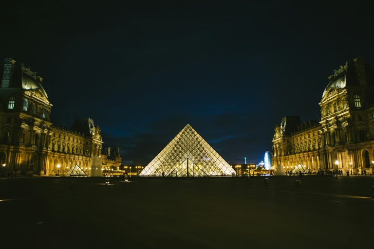 15 Things You Should Never Do or Say While Visiting France