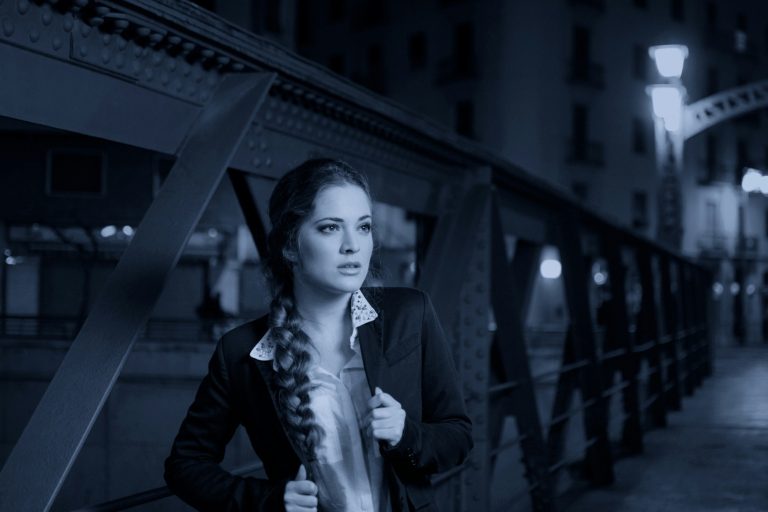 15 Self-Defense Tips & Precautions That All Women and Girls Should Know