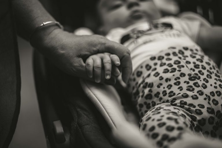 Why Does My Baby Prefer to Eat at Night? Understanding Infant Feeding Patterns