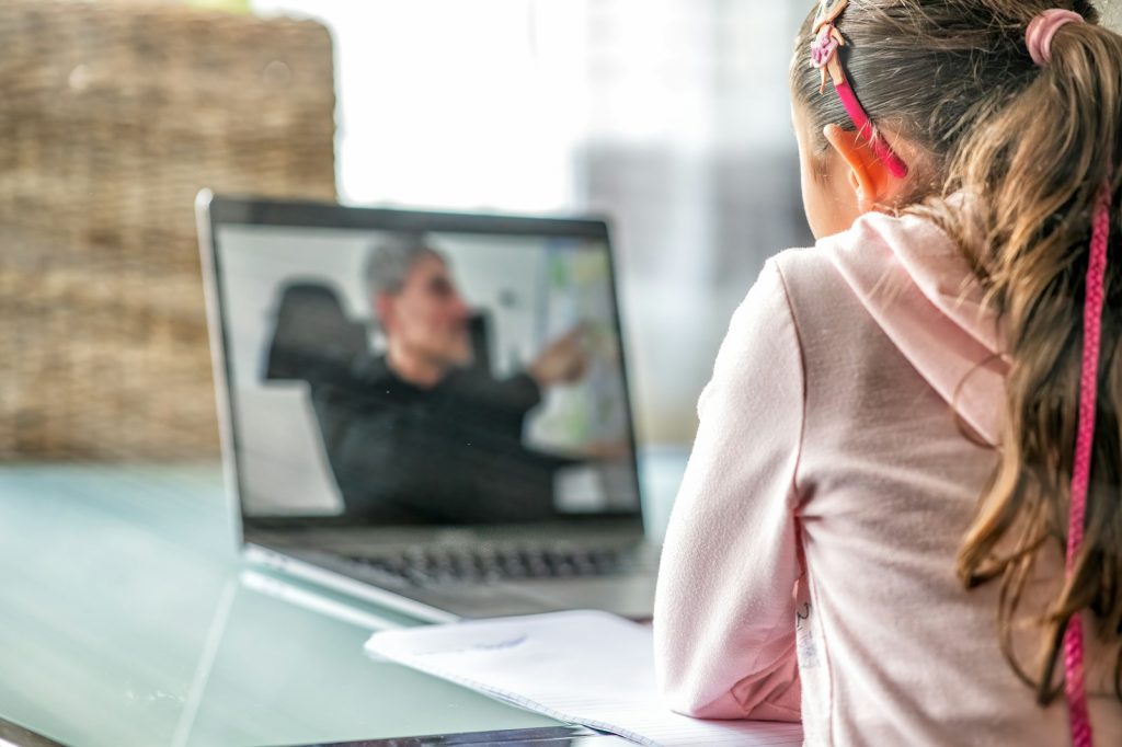 15 Amazing Benefits of Mindfulness for Students Looking to Focus and Improve their Grades 1 15 Amazing Benefits of Mindfulness for Students Looking to Focus and Improve their Grades