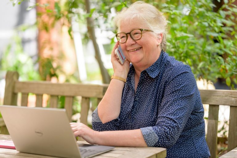 How Older Adults Can Effectively Use Technology to Enhance Their Daily Lives and Health