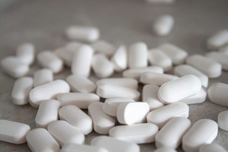 What’s the Difference Between Acetaminophen and Naproxen?
