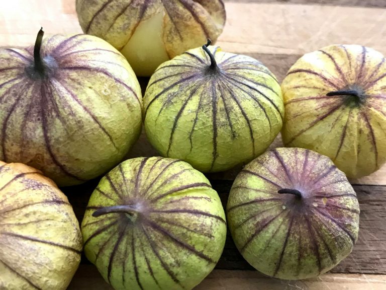 15 Amazing Health Benefits of Tomatillos