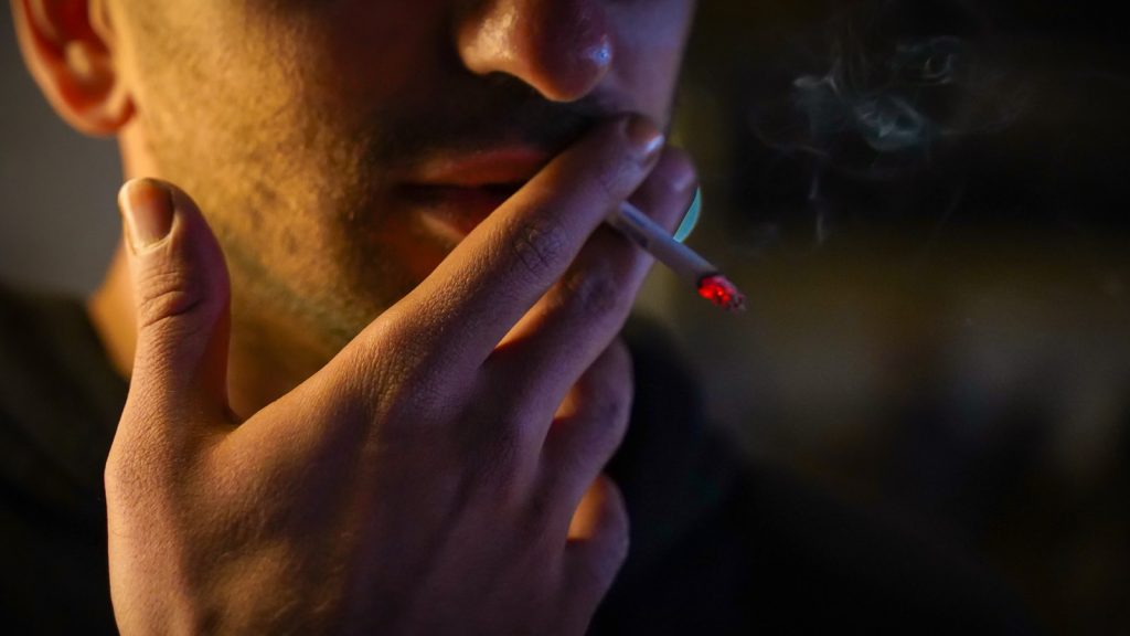 Can I drink or smoke after getting a hair transplant? 1 Can I drink or smoke after getting a hair transplant?