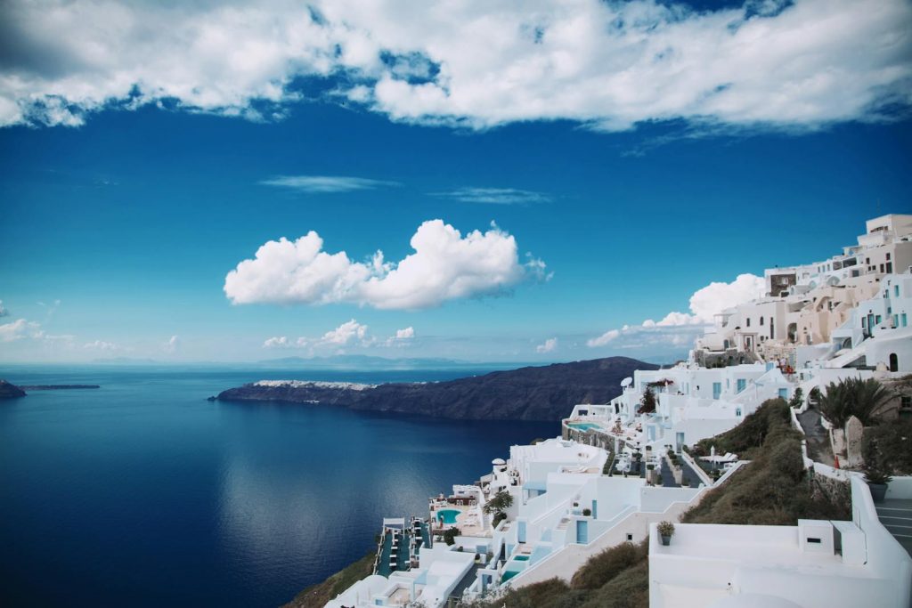 Top 15 Most Romantic Honeymoon Destinations: Unforgettable Escapes for Newlyweds 3 Santorini