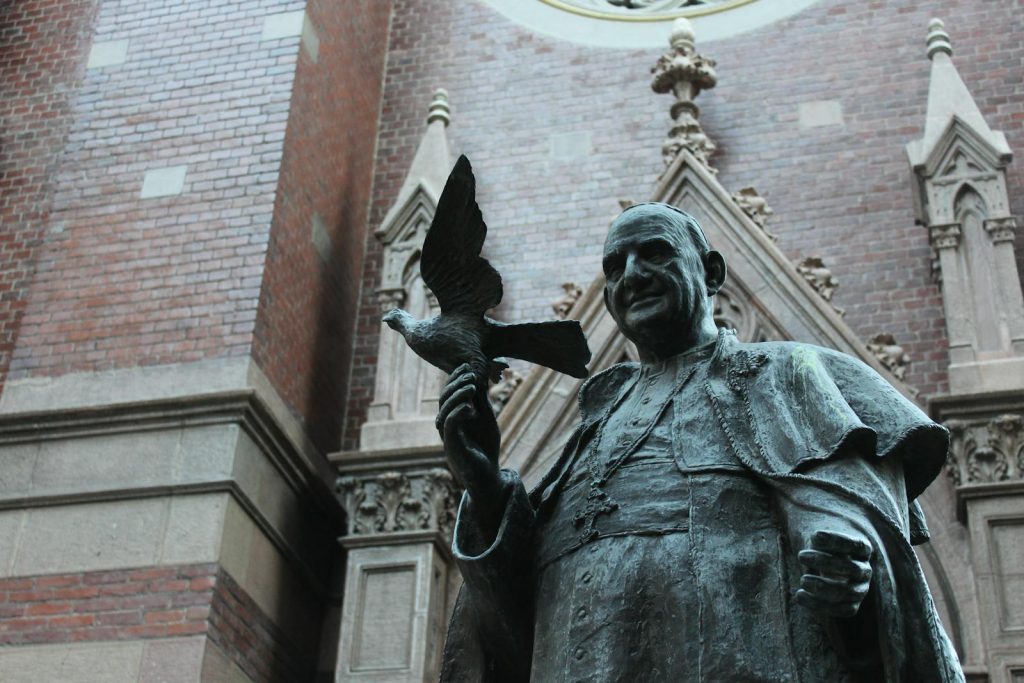 How Powerful Is the Catholic Pope? Understanding the Spiritual, Political, and Global Influence of the Papacy 1 How Powerful Is the Catholic Pope? Understanding the Spiritual, Political, and Global Influence of the Papacy