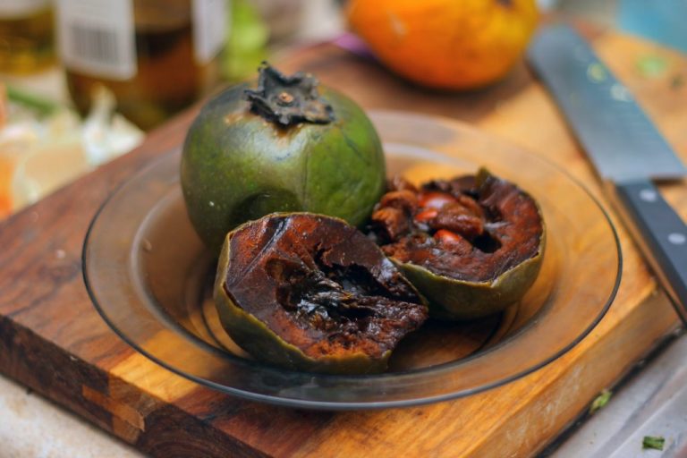 Is Consuming Sapote Beneficial for Digestive Health?