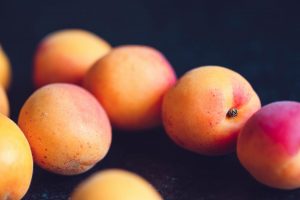 10 Best Health Benefits of Peach for Women